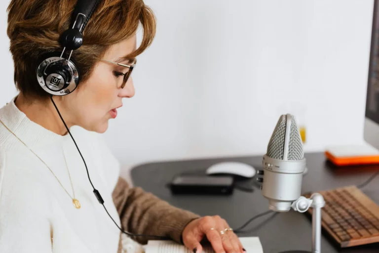 Read more about the article Podcast Virtual Assistant | Simply Vetted